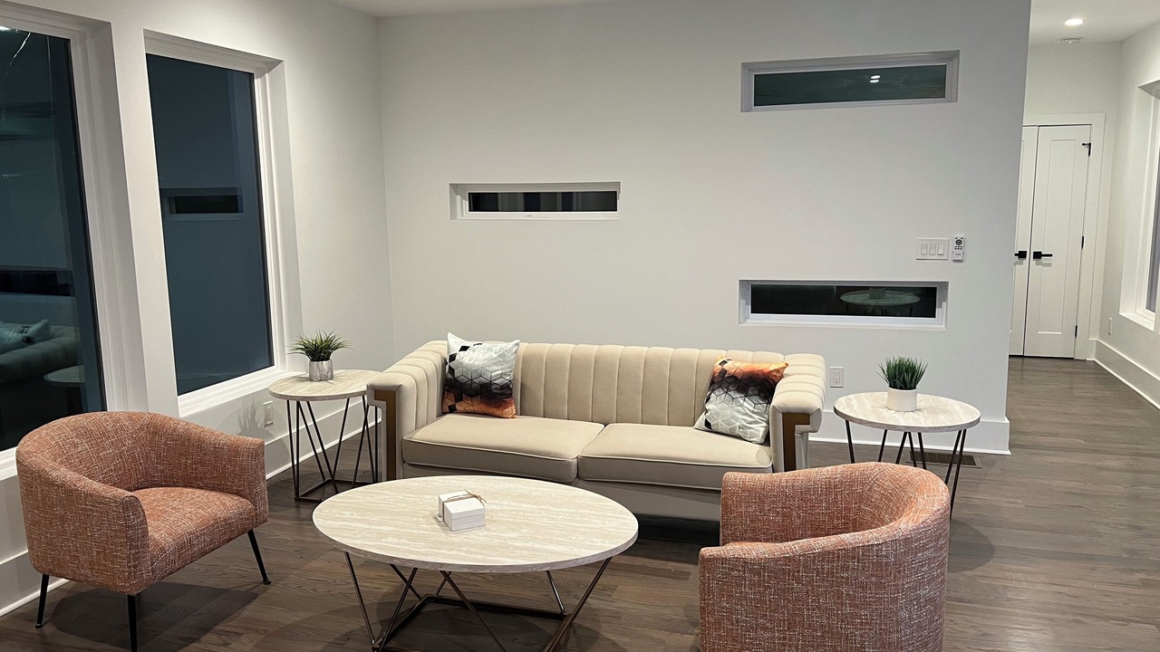 Photo of Livingroom in Jefferson Park