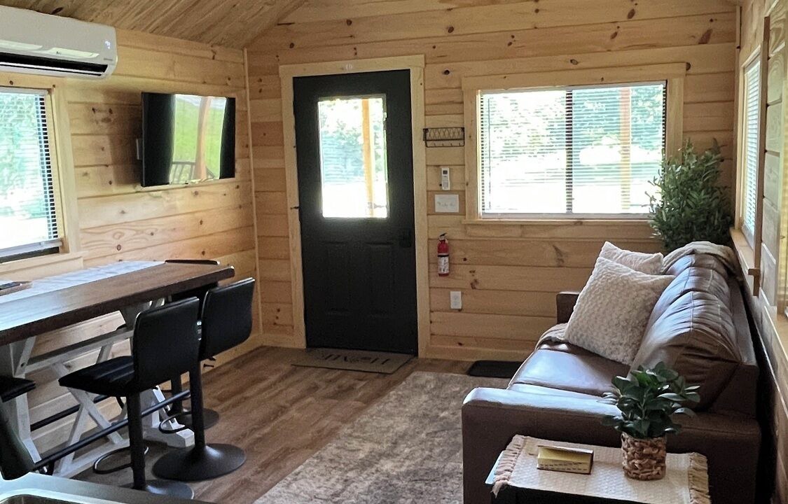 Photo of Livingroom in Gaines