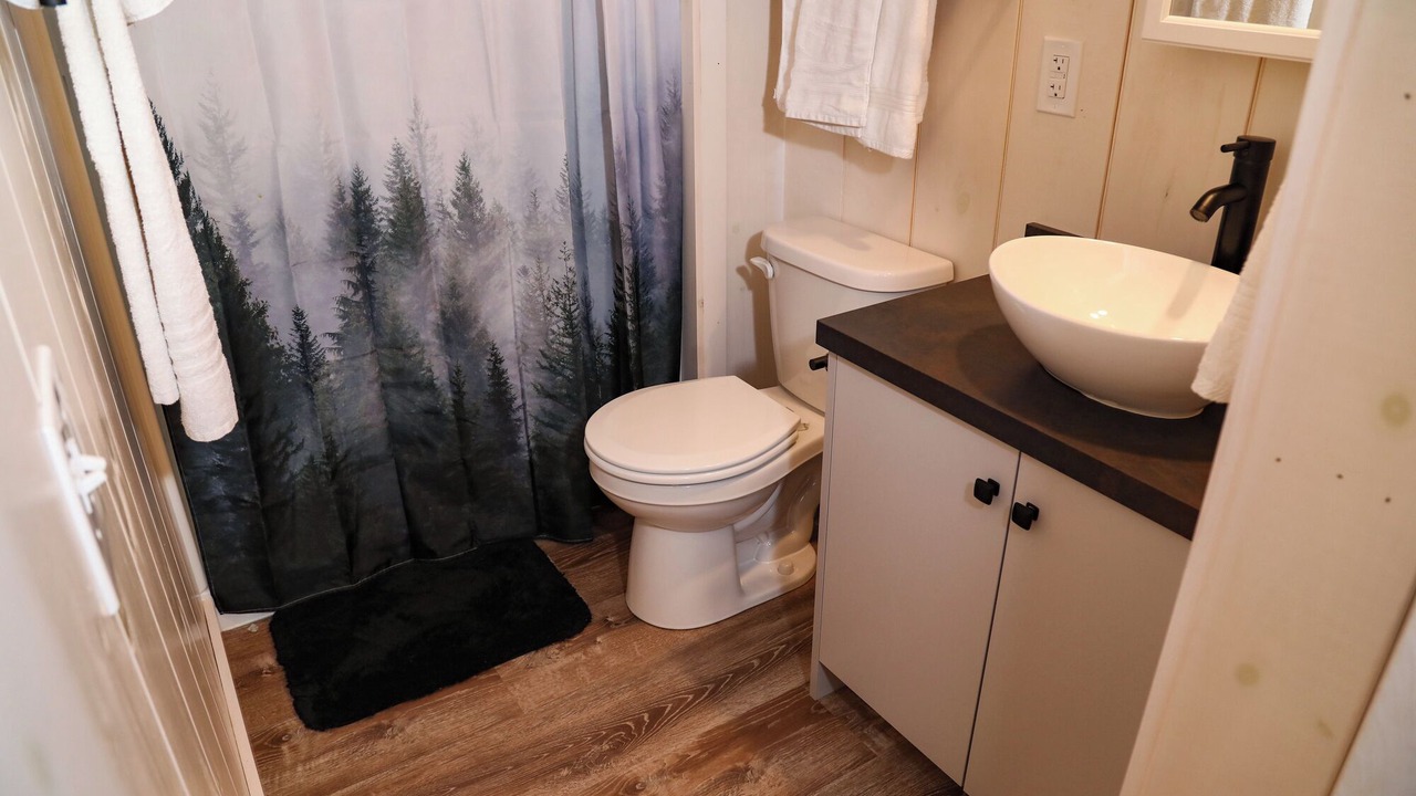 Photo of Bathroom in Gaines