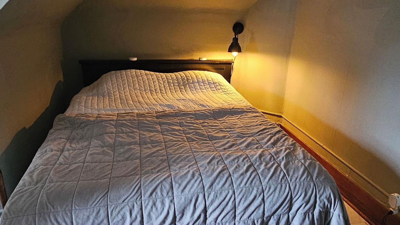 Photo of Bedroom in Dundee-Happy Hollow Historic District