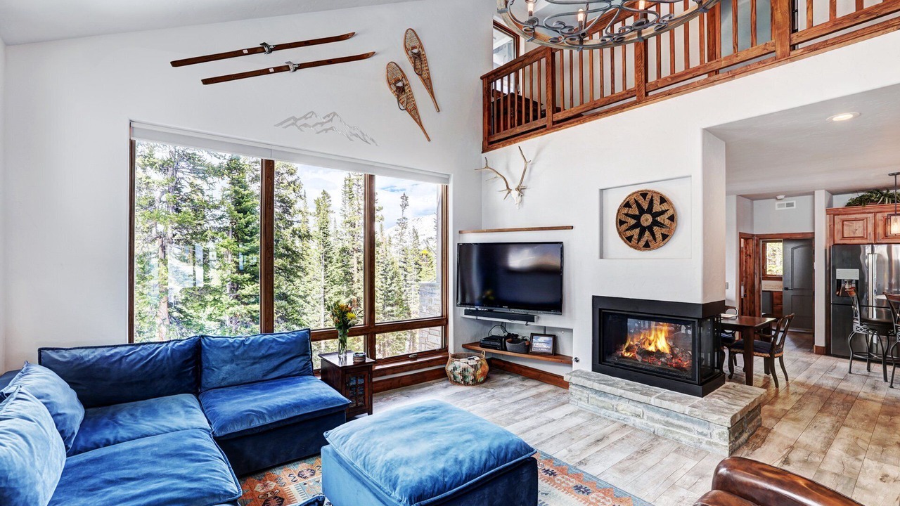 Photo of Livingroom in Quandary Village