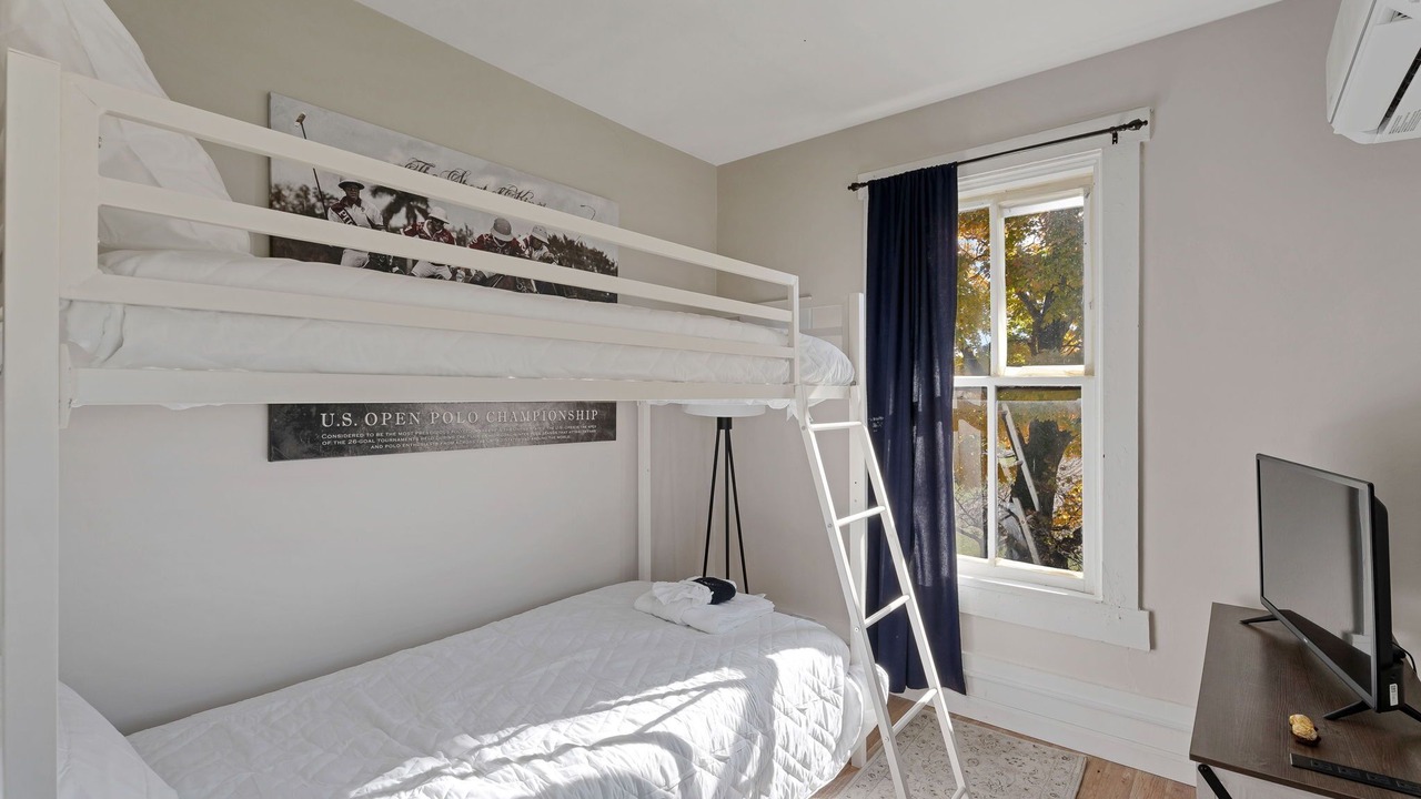 Photo of Bedroom in Buchanan