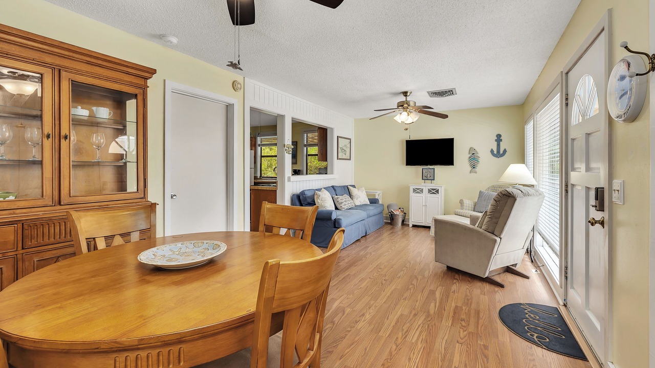 Photo of Livingroom in St. Simons Island