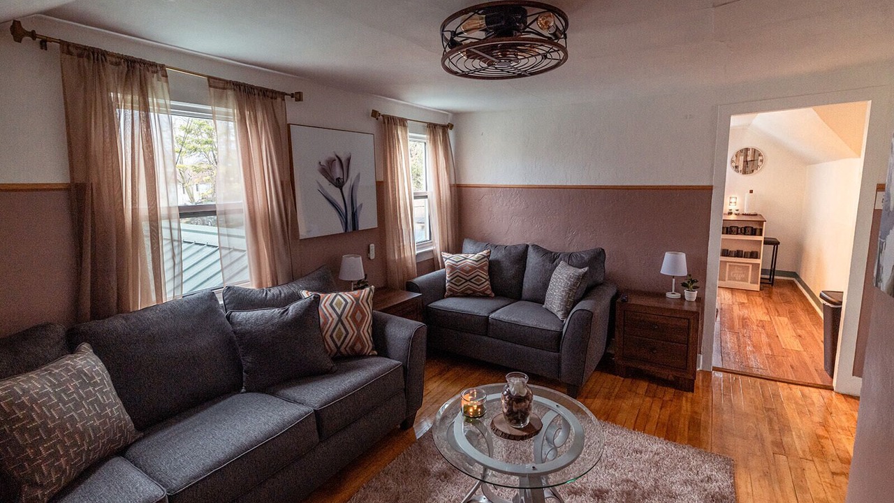Photo of Livingroom in Downtown