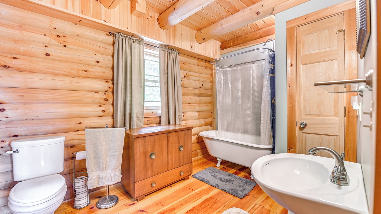 Photo of Bathroom in Corinth