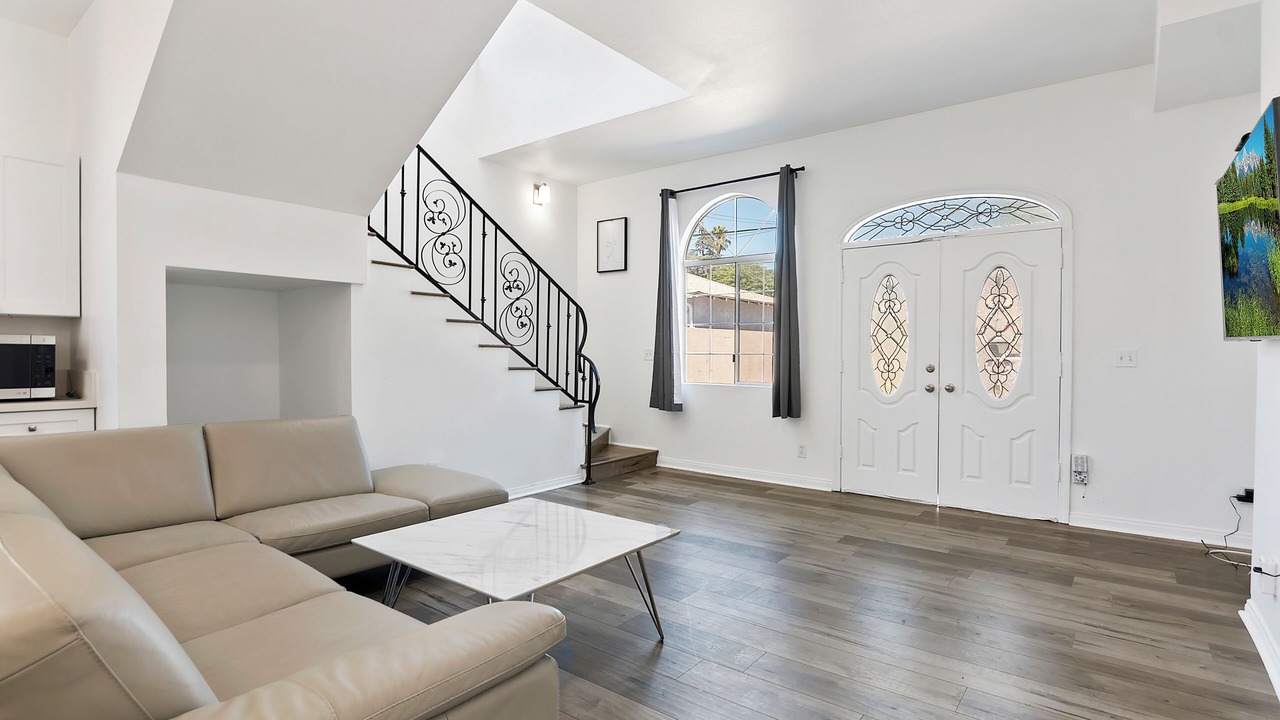 Photo of Livingroom in NoHo Arts District