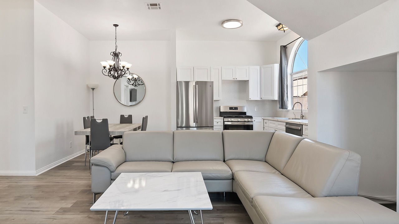 Photo of Livingroom in NoHo Arts District