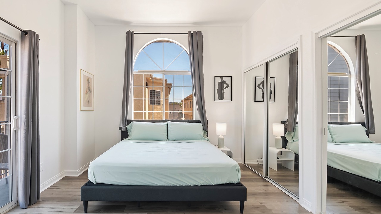 Photo of Bedroom in NoHo Arts District