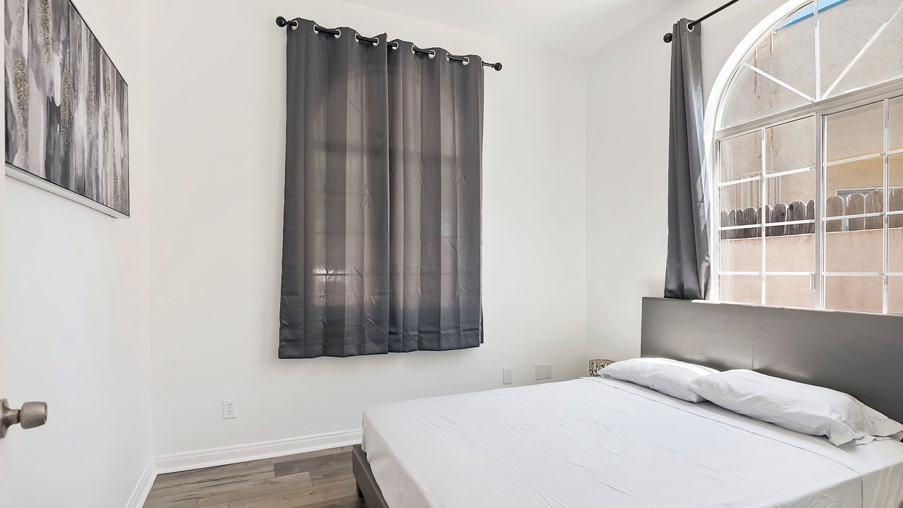 Photo of Bedroom in NoHo Arts District