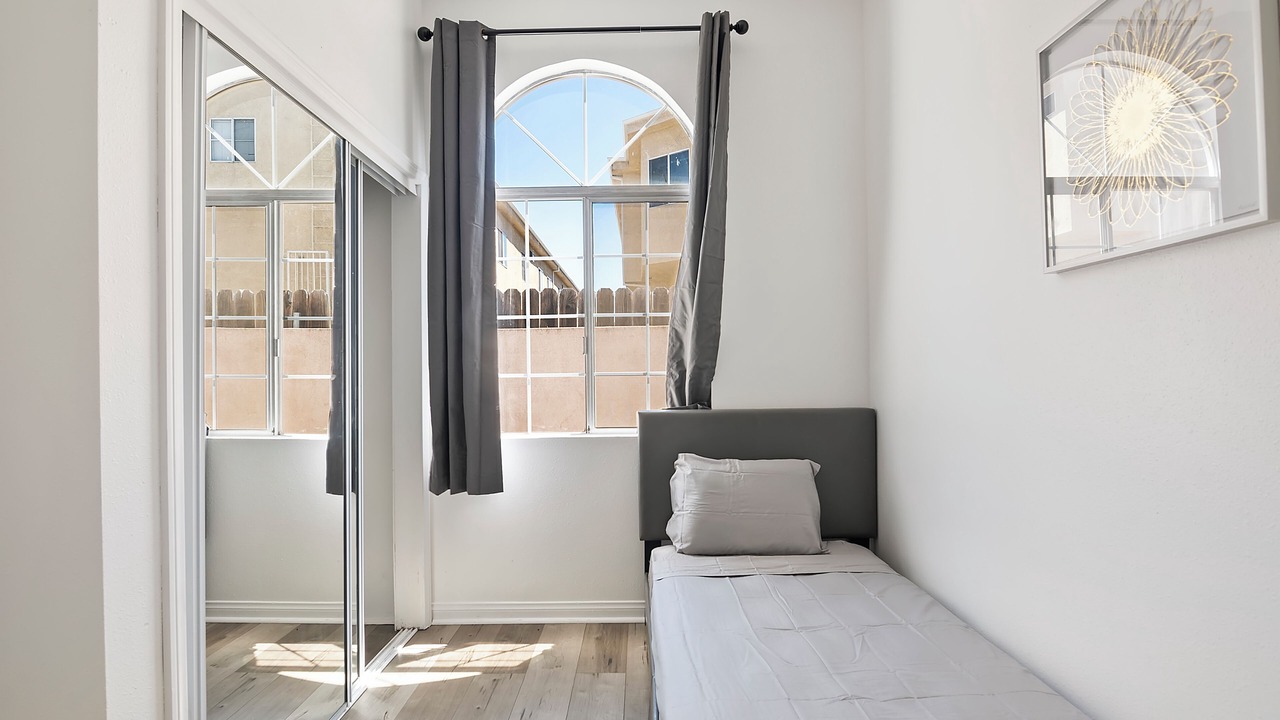 Photo of Bedroom in NoHo Arts District