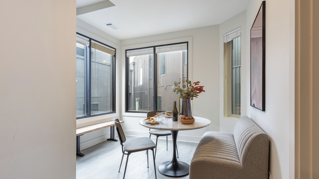 Photo of Livingroom in Five Points