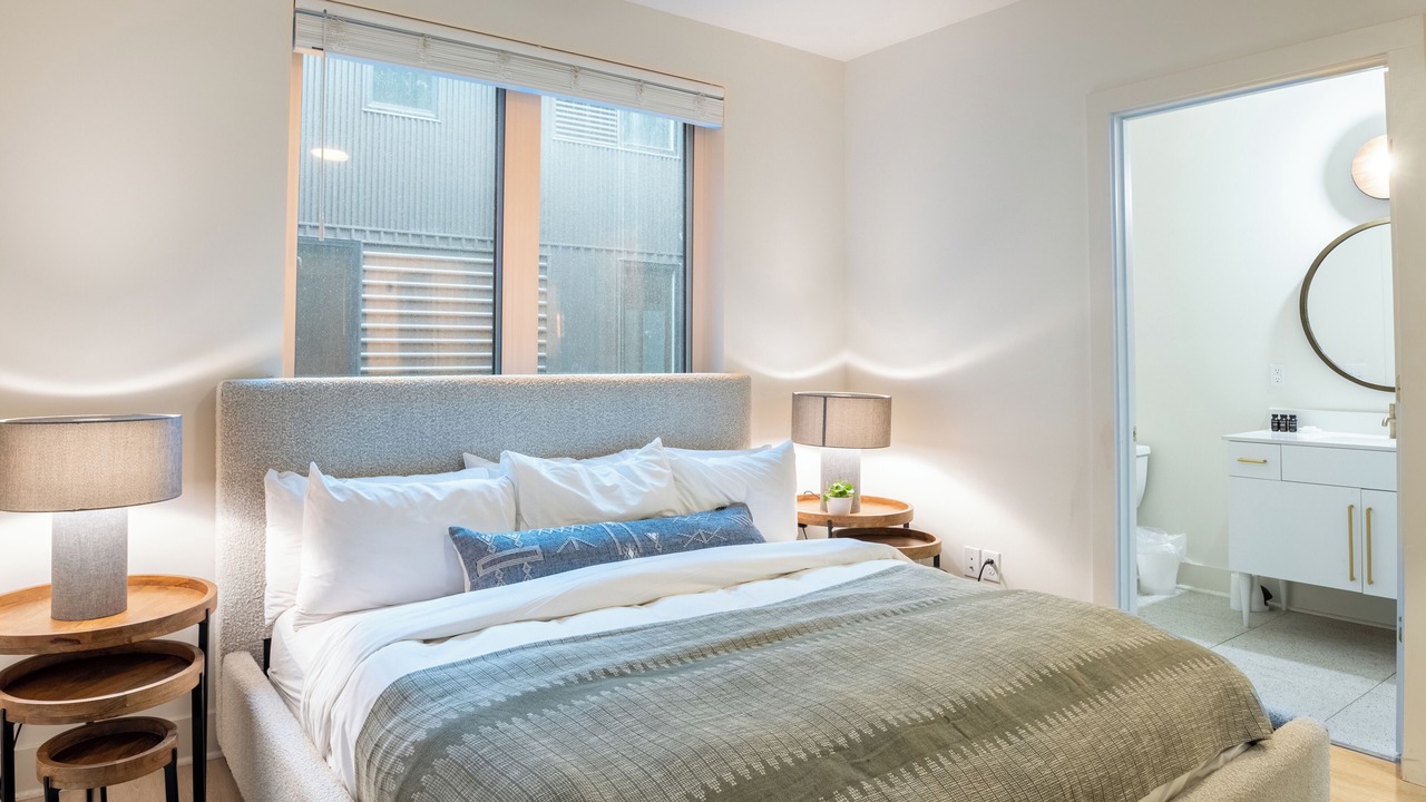 Photo of Bedroom in Five Points