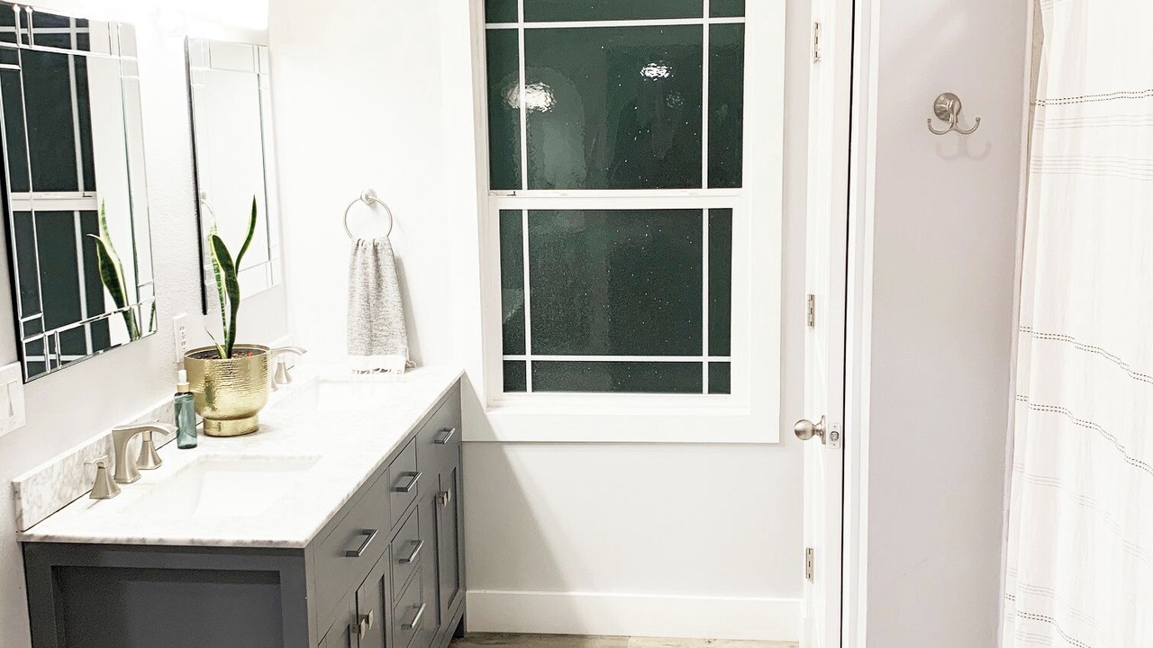 Photo of Bathroom in Mapleton