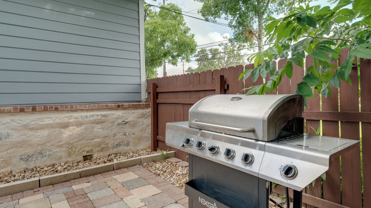 Photo of Patio Balcony in University Hills and Windsor Park