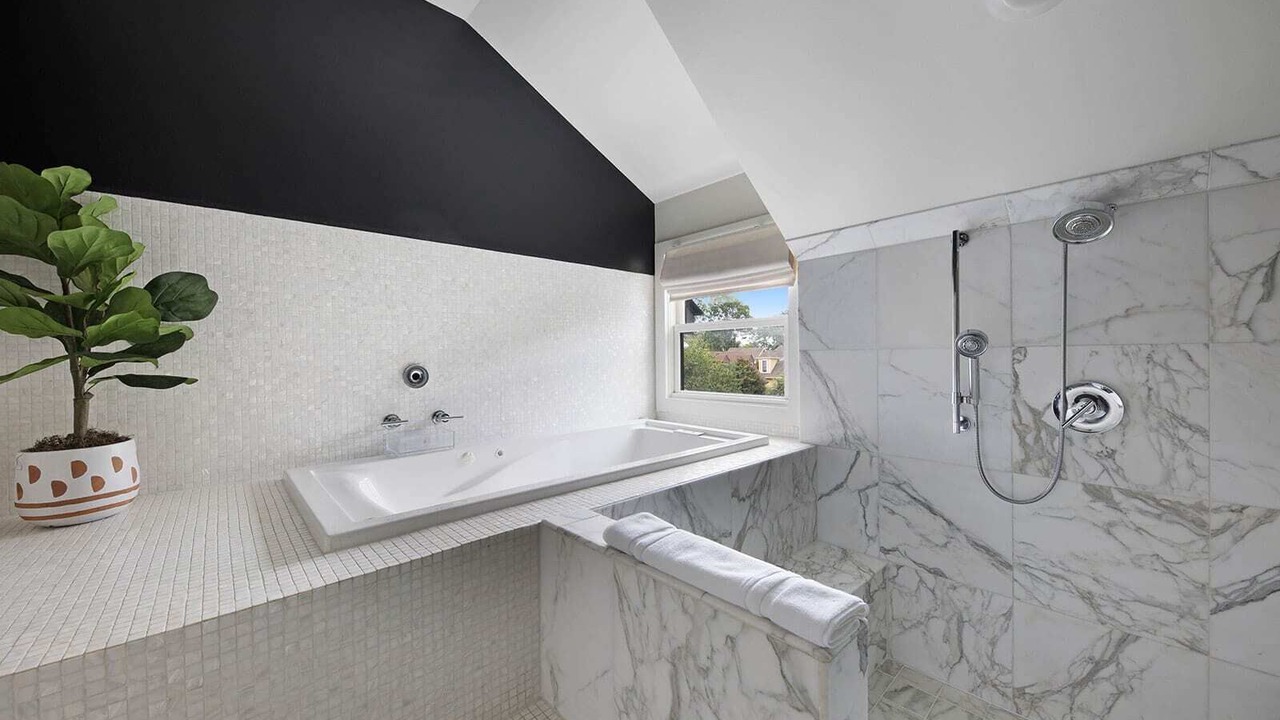 Photo of Bathroom in 12 South