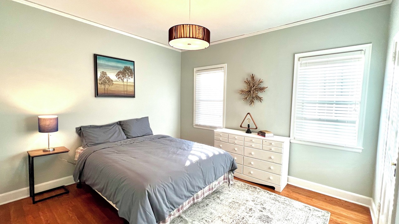 Photo of Bedroom in Jefferson Park