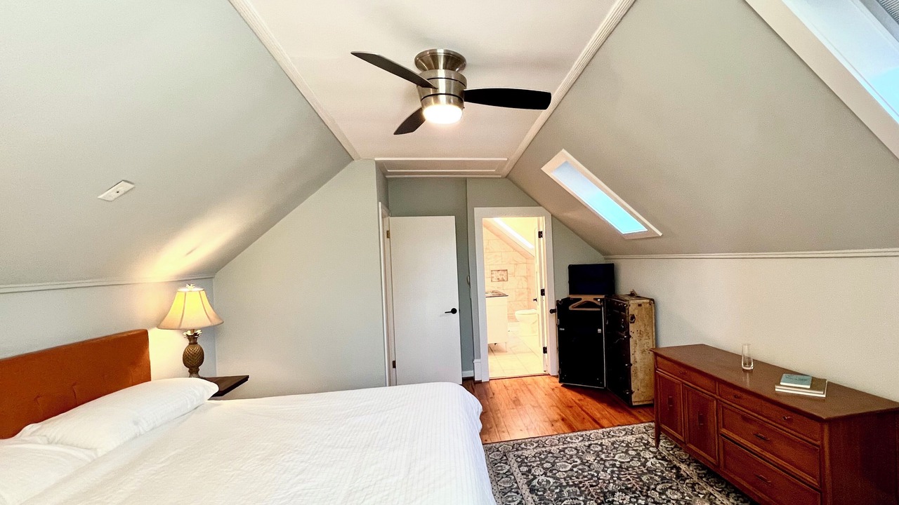 Photo of Bedroom in Jefferson Park