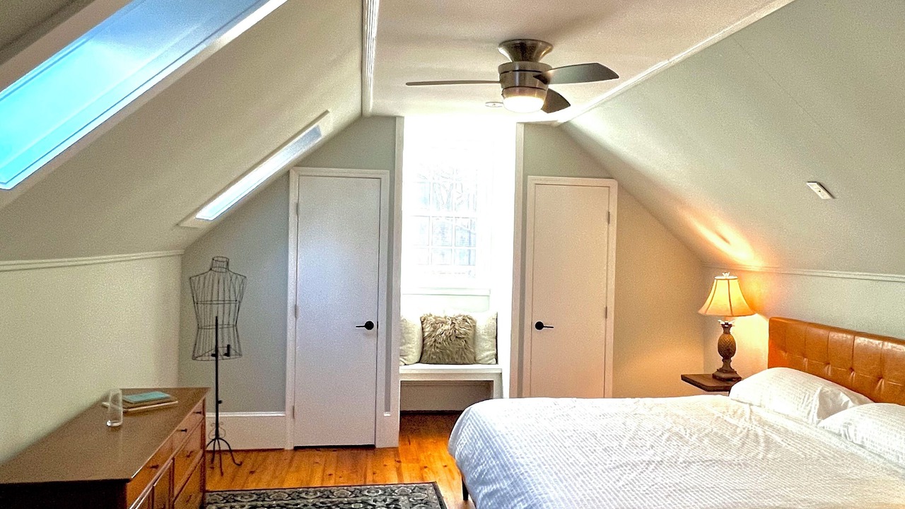 Photo of Bedroom in Jefferson Park