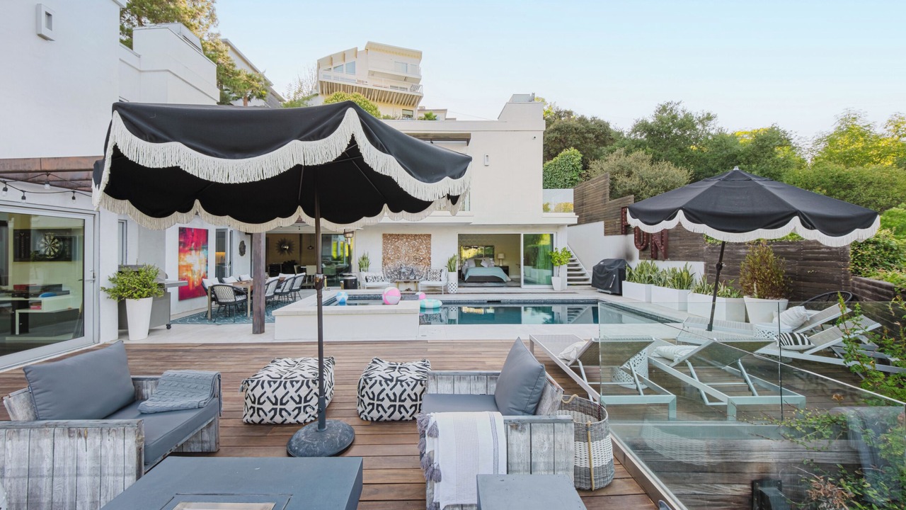 Photo of Outdoor in Hollywood Hills West