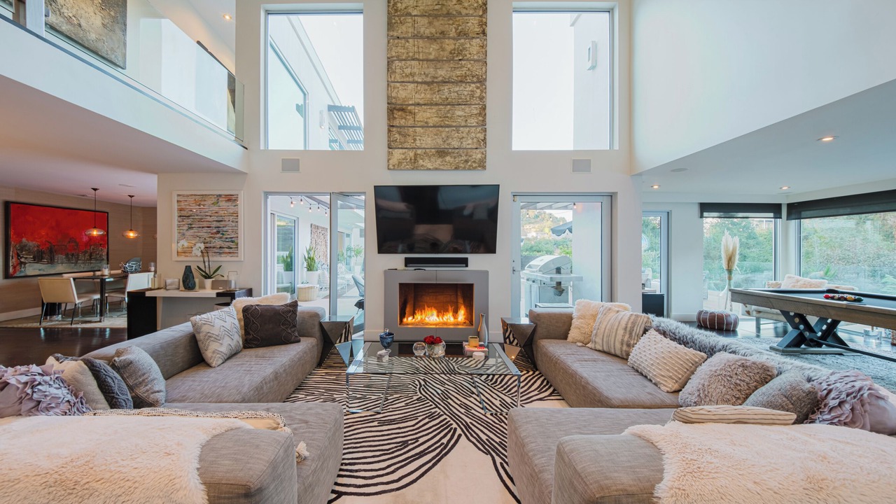 Photo of Livingroom in Hollywood Hills West