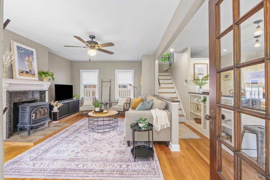 Photo of Livingroom in Cleveland