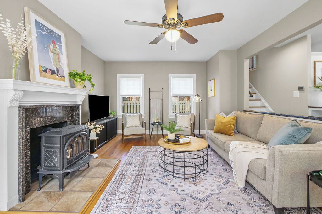 Photo of Livingroom in Cleveland