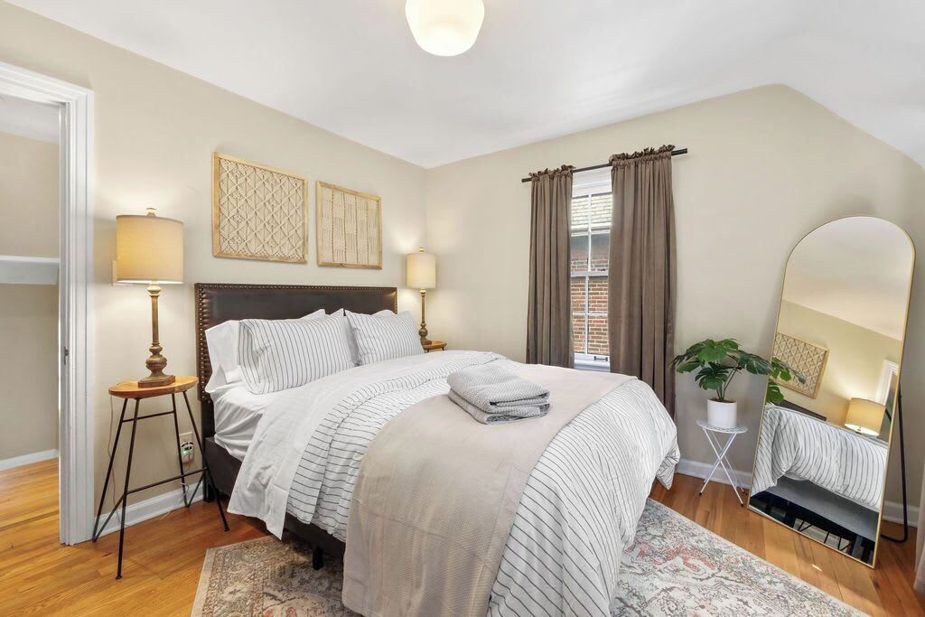Photo of Bedroom in Cleveland