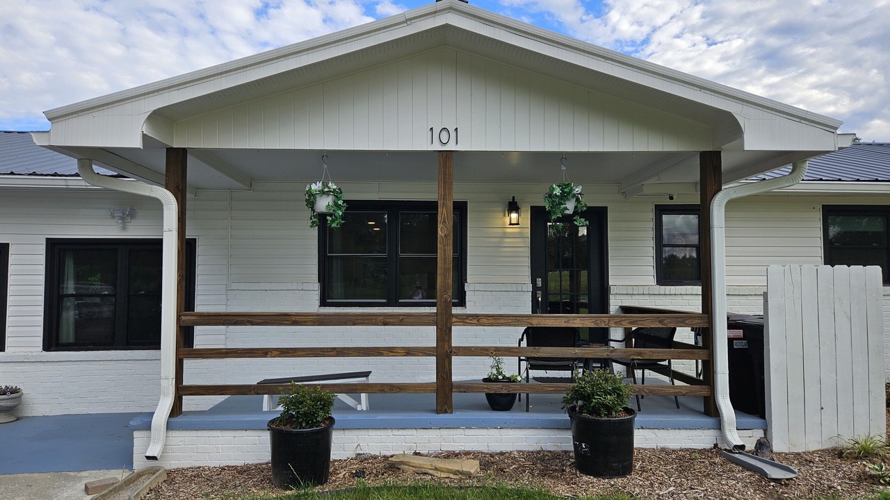 Photo of Patio Balcony in Crossville - Harriman