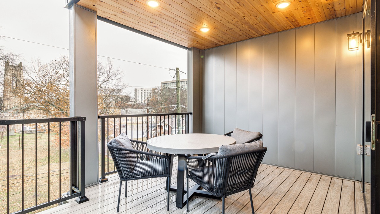 Photo of Patio Balcony in Music Row