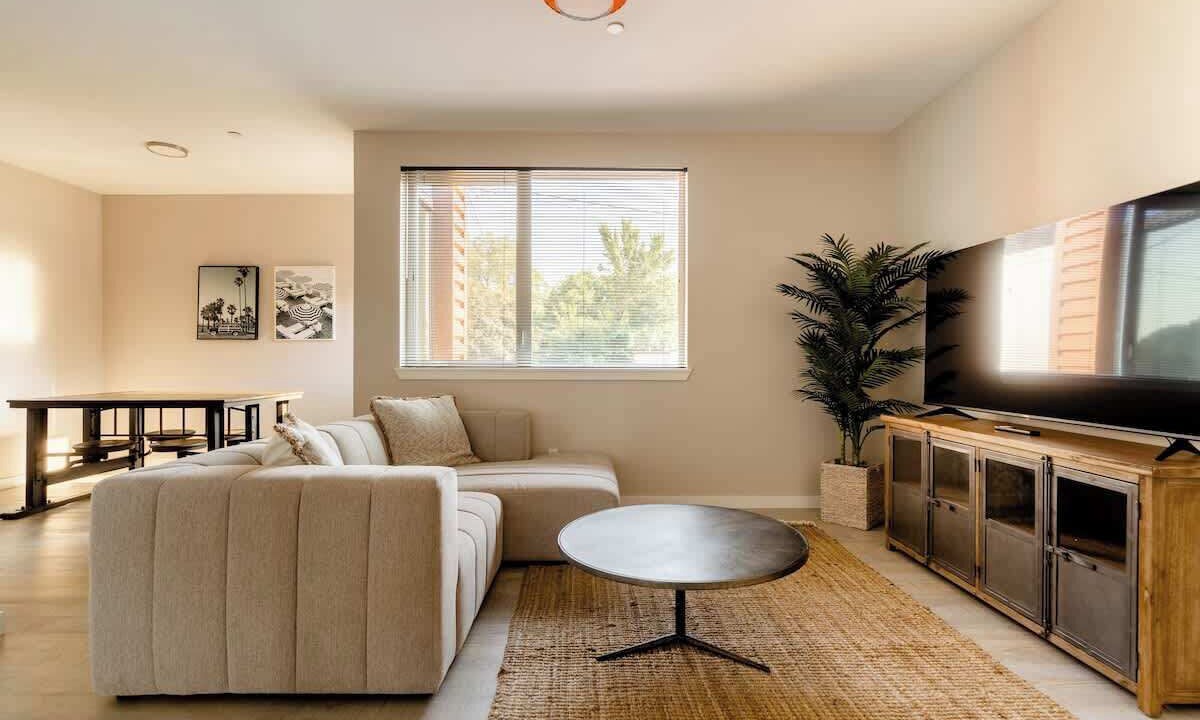 Photo of Livingroom in Hosford-Abernethy