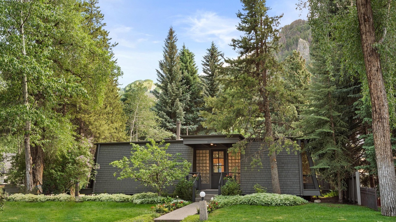 Photo of Outdoor in West End