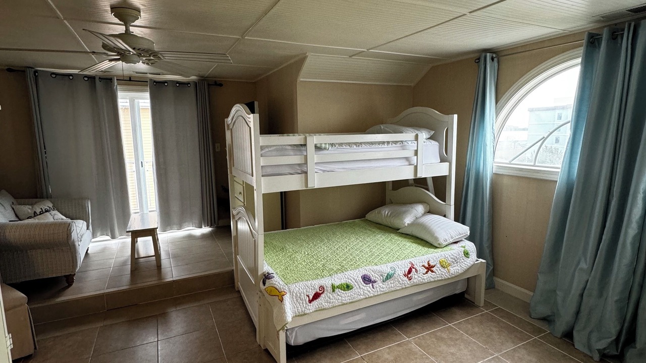 Photo of Bedroom in Sunset Island