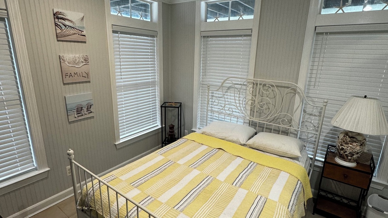 Photo of Bedroom in Sunset Island