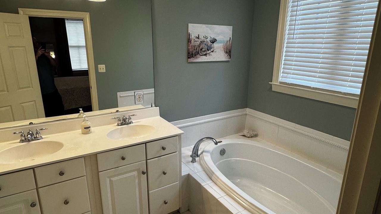 Photo of Bathroom in Sunset Island