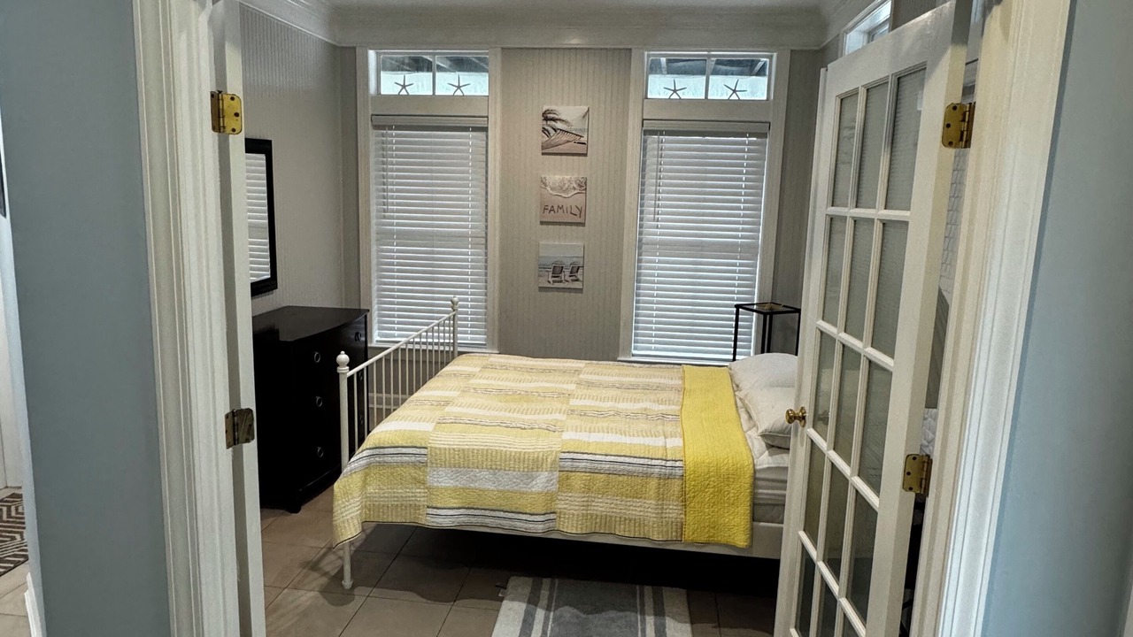 Photo of Bedroom in Sunset Island