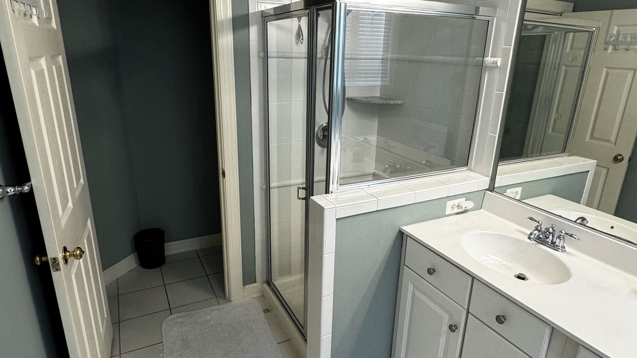 Photo of Bathroom in Sunset Island