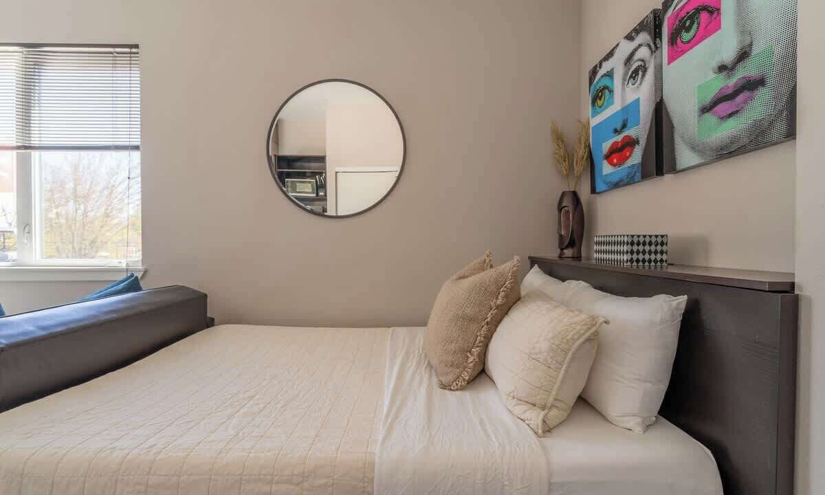Photo of Bedroom in Hosford-Abernethy