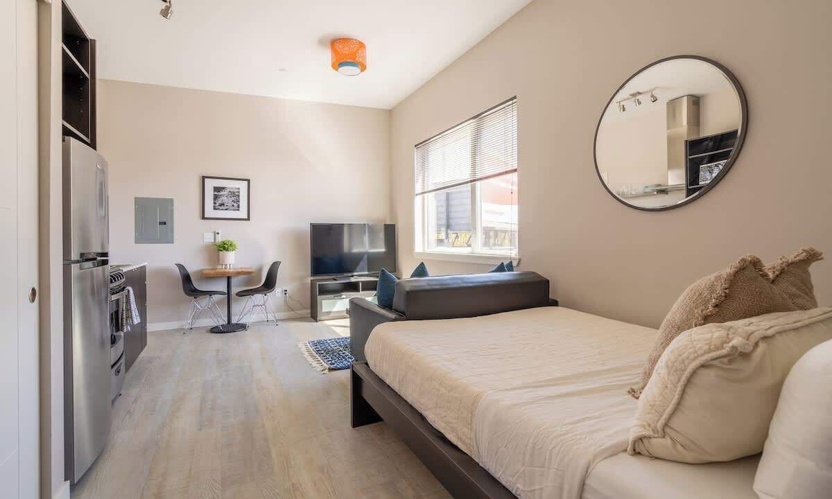 Photo of Bedroom in Hosford-Abernethy