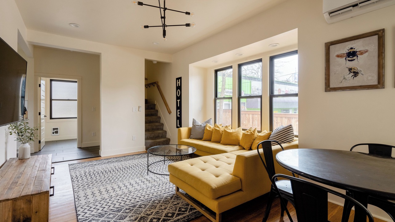 Photo of Livingroom in Hosford-Abernethy