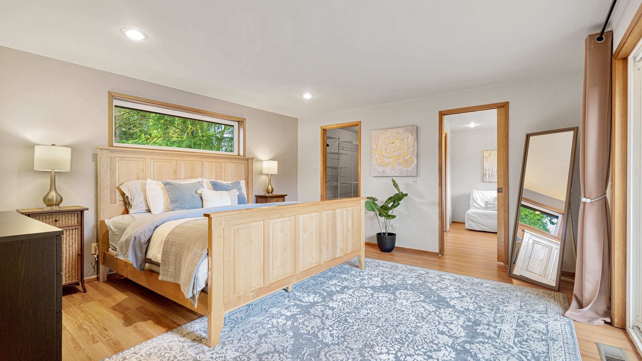 Photo of Bedroom in Inglewood-Finn Hill