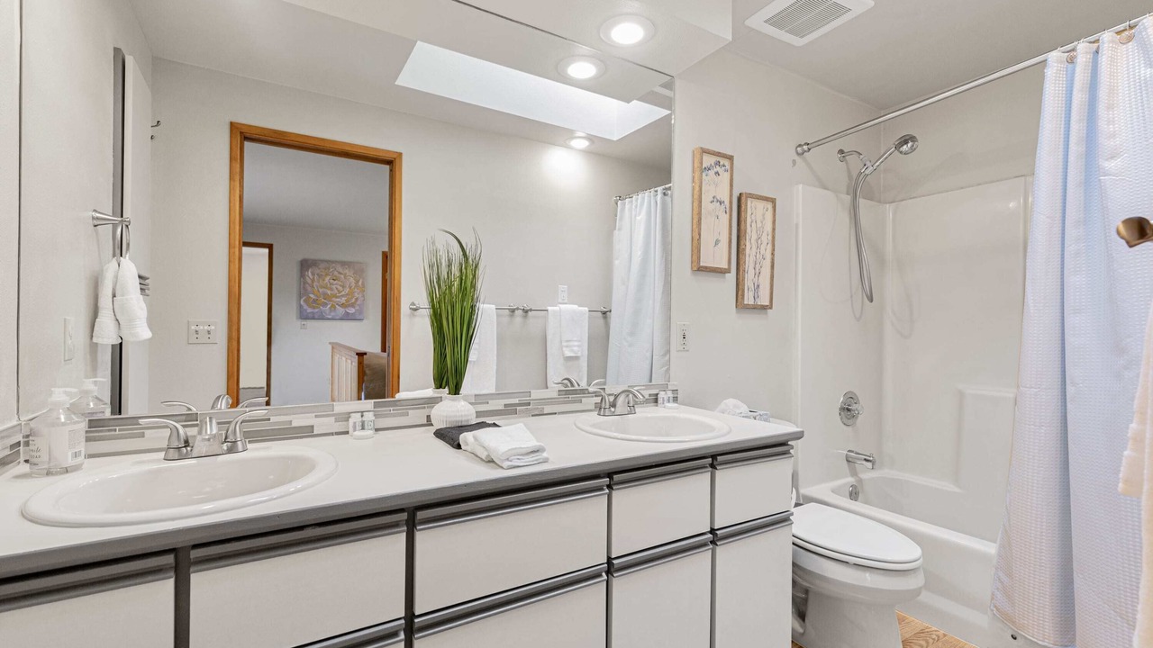 Photo of Bathroom in Inglewood-Finn Hill