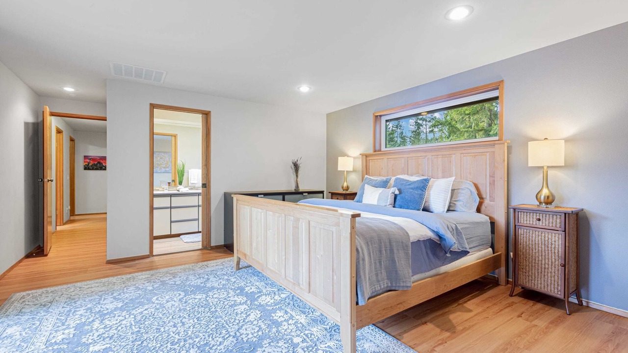 Photo of Bedroom in Inglewood-Finn Hill