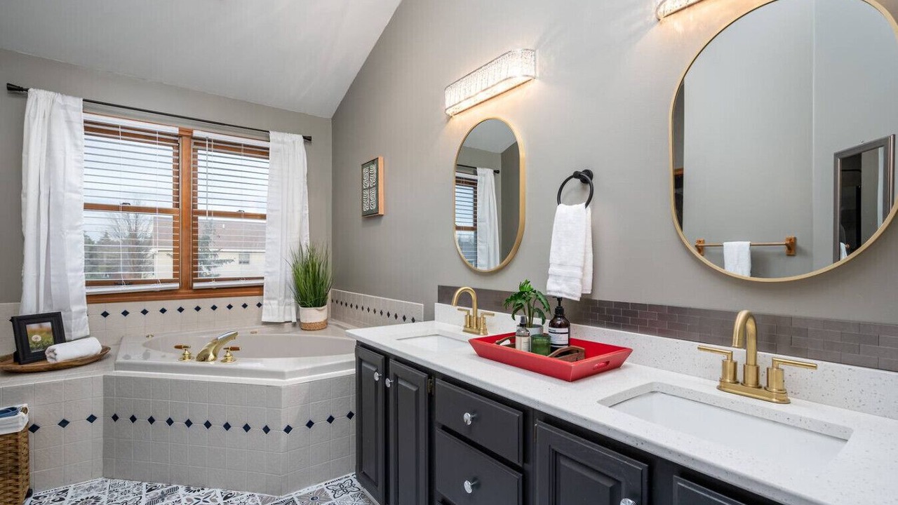 Photo of Bathroom in Kentwood