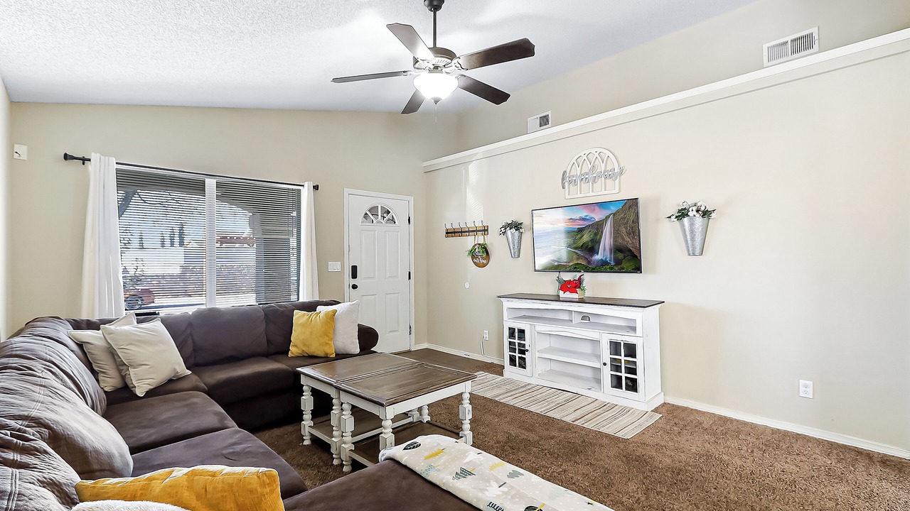 Photo of Livingroom in Biggs Field