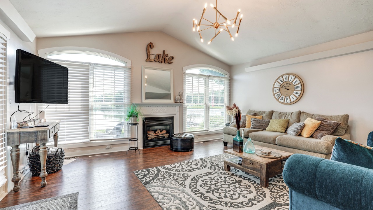 Photo of Livingroom in Paw Paw