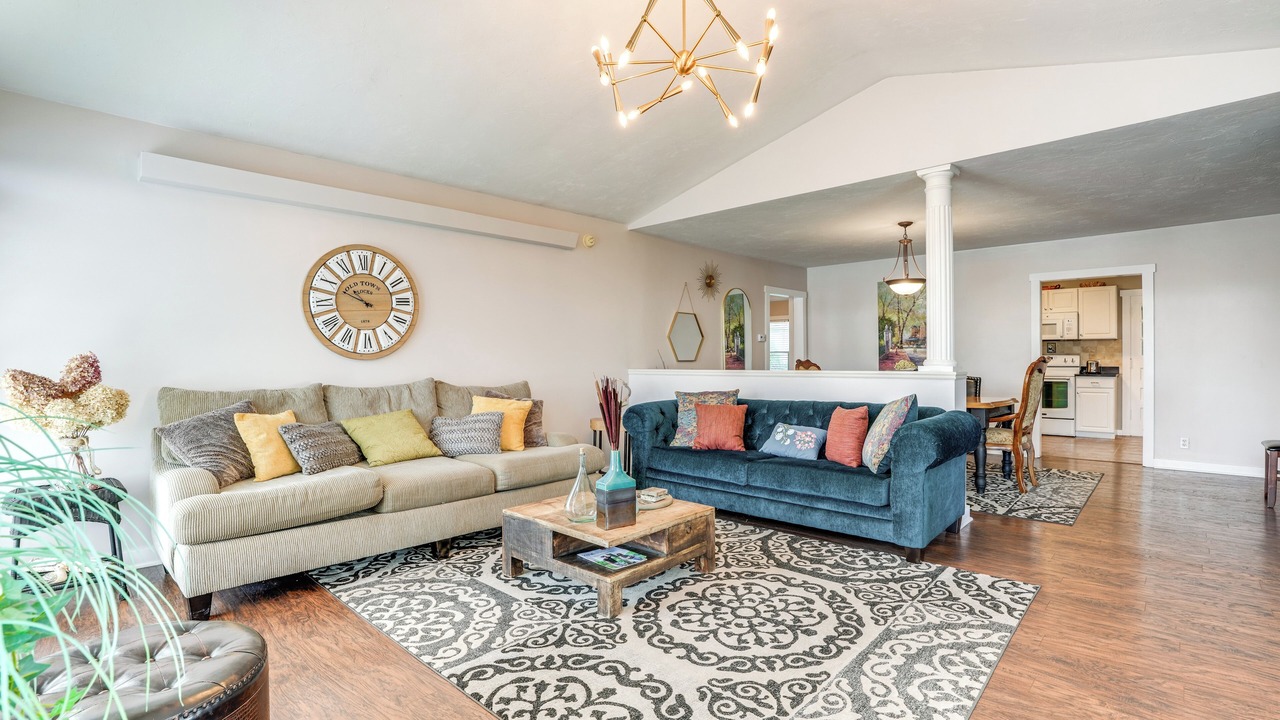 Photo of Livingroom in Paw Paw