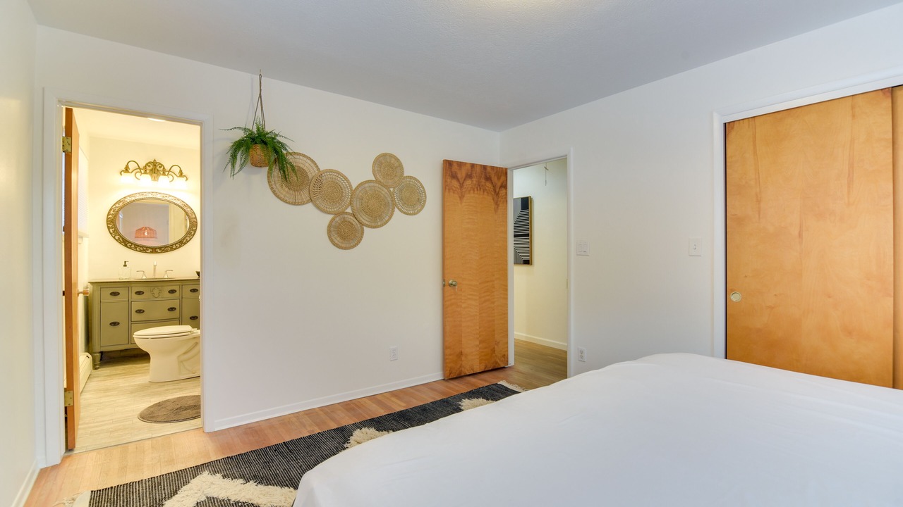 Photo of Bedroom in Conifer