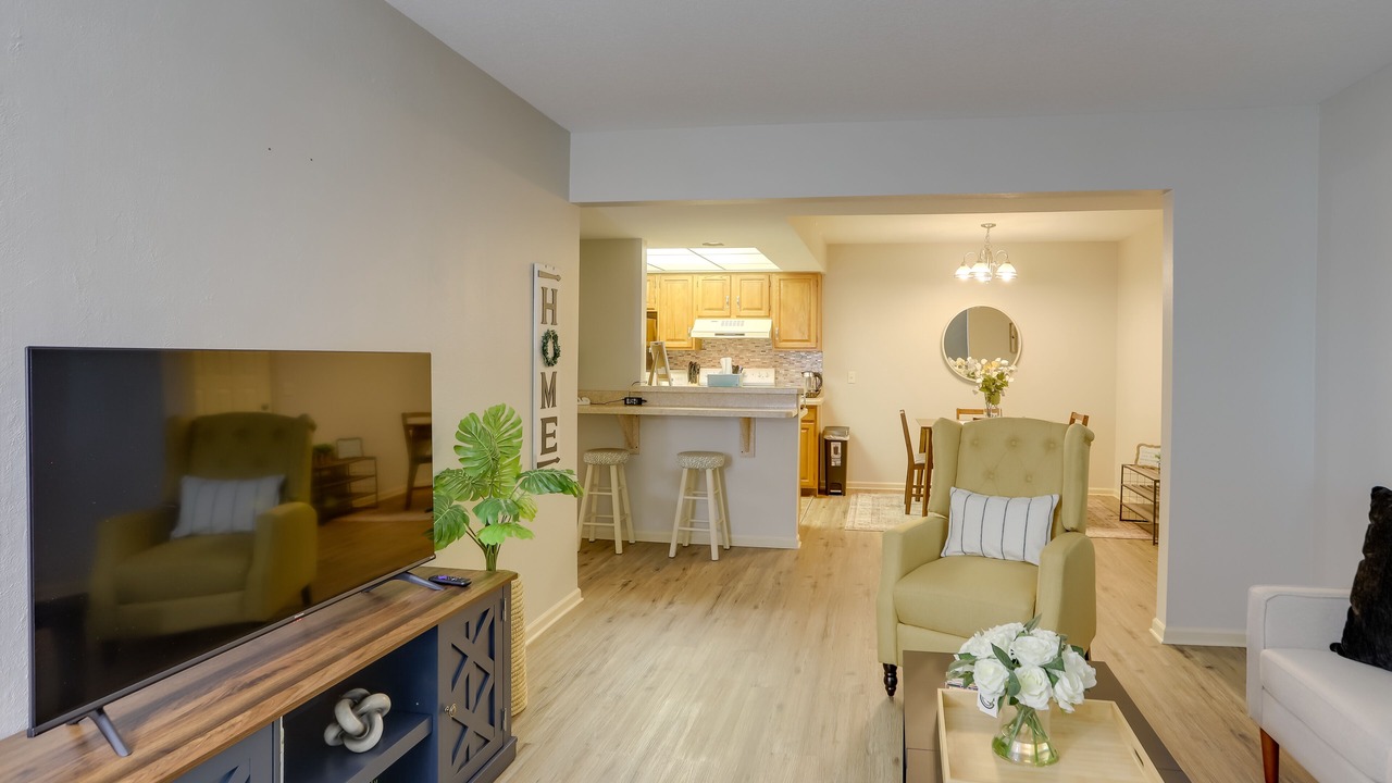 Photo of Livingroom in Reynolds Corners