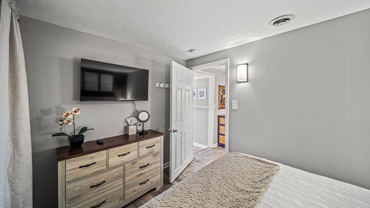 Photo of Bedroom in Geneva-on-the-Lake