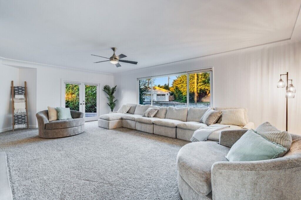 Photo of Livingroom in North Tustin